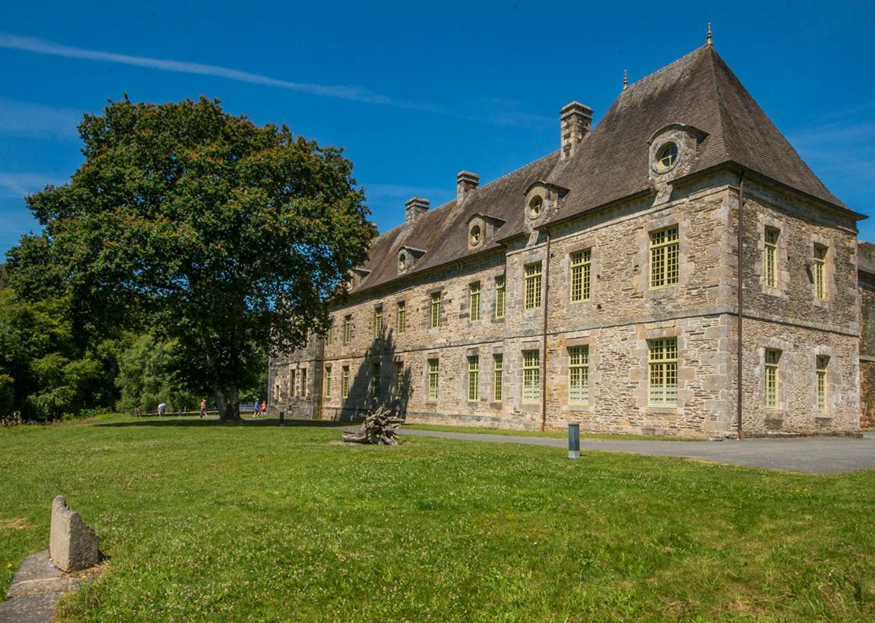 Auberge Le Canard Qui Rit Plelauff Luaran gambar