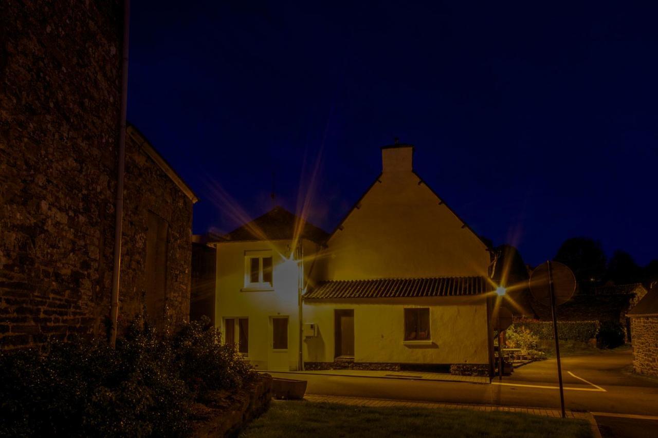Auberge Le Canard Qui Rit Plelauff Luaran gambar