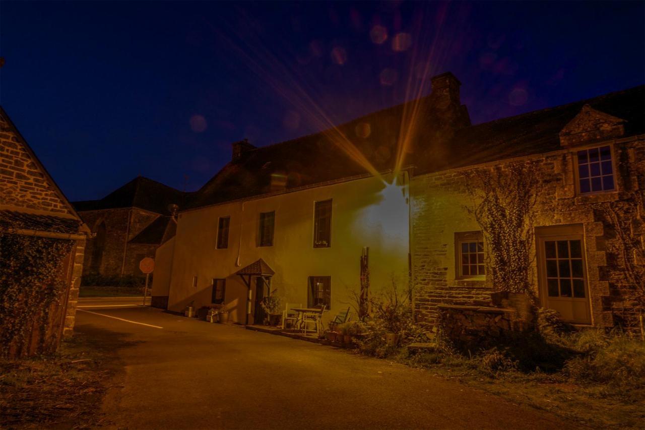 Auberge Le Canard Qui Rit Plelauff Luaran gambar